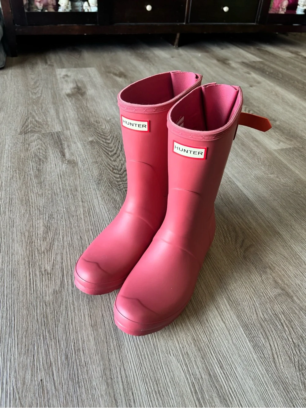 Women’s Hunter Waterproof Rain Boots in Bright Coral Pink